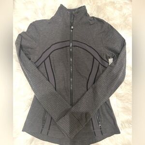 Vintage Dark Grey Lululemon Jacket Size 6! Great condition